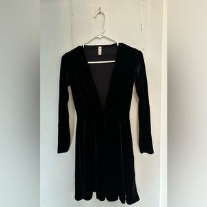 American Apparel velvet long sleeve plunge neck going out dress black